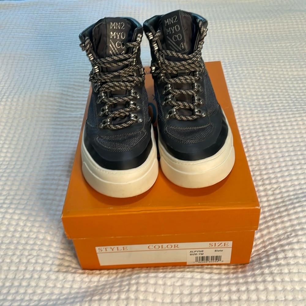 Alpyne Sneaker (Women size 7) Miz Mooz | Leather | High Top | Hiking